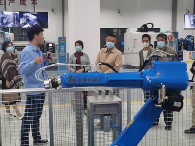 江西航空职业技术学院来中心考察交流