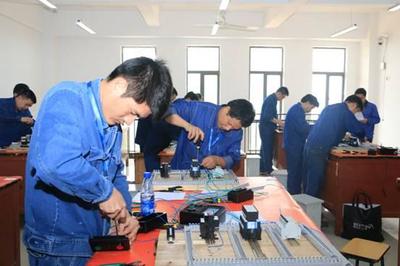 株冶集团公司在我院举办“职工维修电工职业技能竞赛”